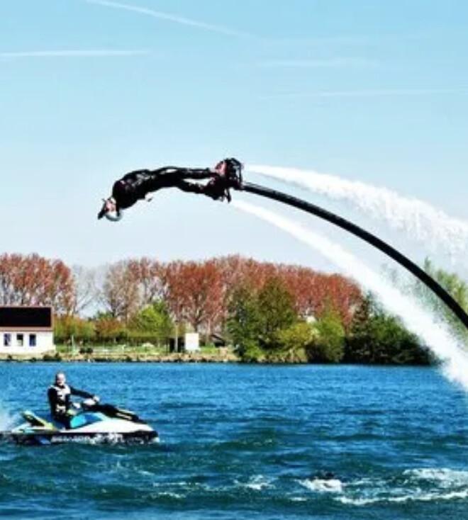 🌊 Décolle au-dessus de l’eau avec une initiation au flyboard près de Lille 🌊 Décolle au-dessus de l’eau avec une initiation au flyboard près de Lille