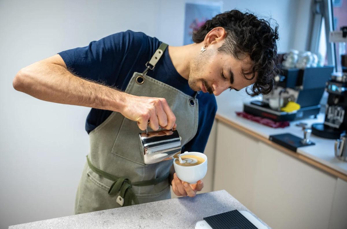☕ Maîtrise l’espresso et le latte art avec N’goné à Lille ☕ Maîtrise l’espresso et le latte art avec N’goné à Lille