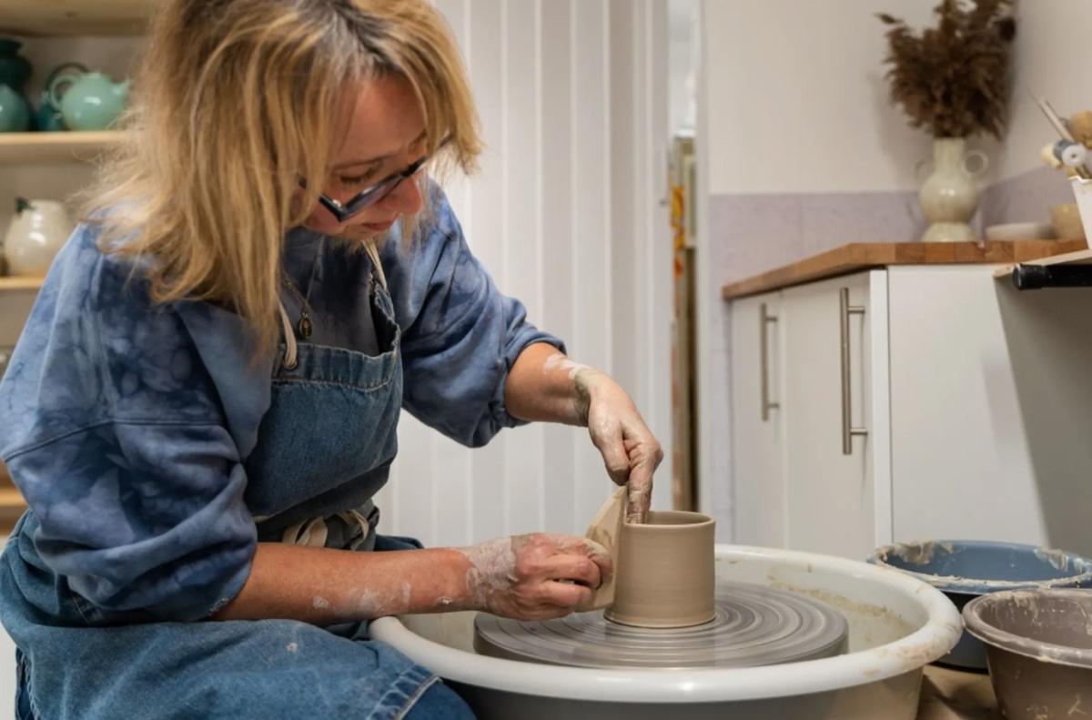 🏺 Initiez-vous au tour de potier avec Véronique 🏺 Initiez-vous au tour de potier avec Véronique