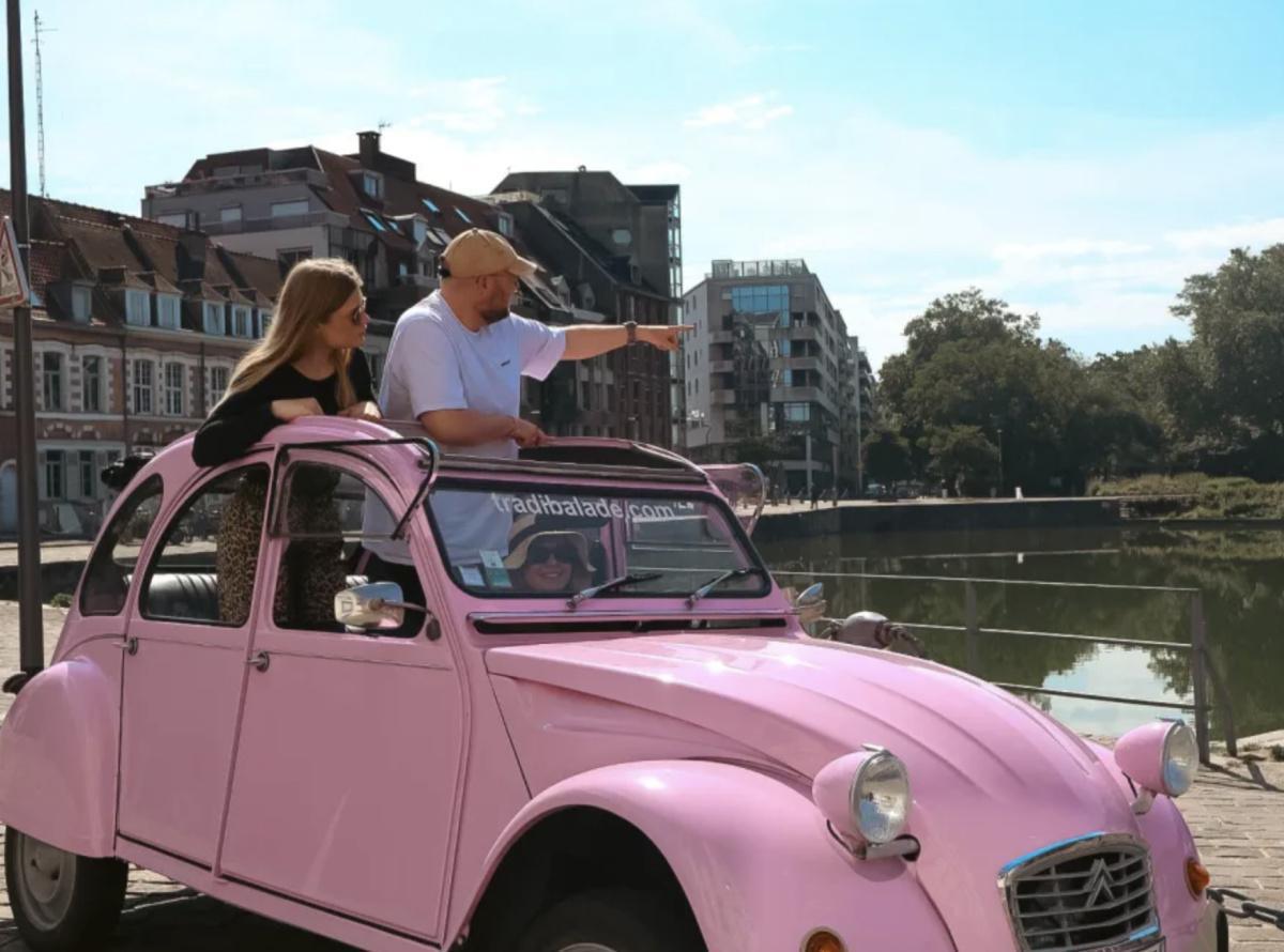 Visite de Lille en 2CV au départ du Vieux-Lille
