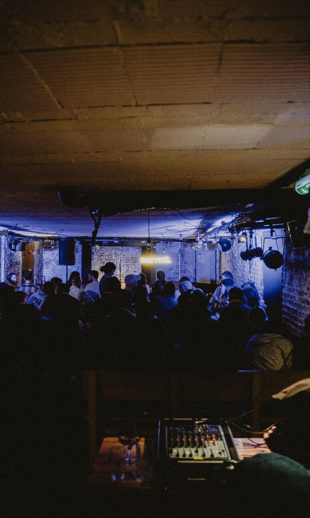 Marrant Comedy Club au Bar l'Intervalle Marrant Comedy Club au Bar l'Intervalle