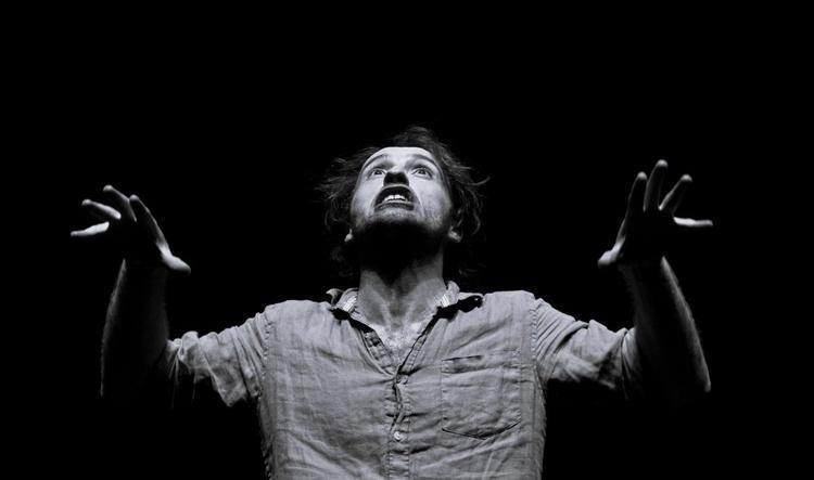 VIVA, petite odyssée dans un trou noir au Théâtre de la Verrière VIVA, petite odyssée dans un trou noir au Théâtre de la Verrière
