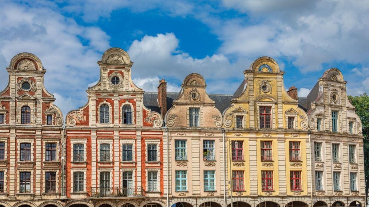 Où dormir pour le marché de Noël d'Arras 2026 ? Le guide des hébergements Où dormir pour le marché de Noël d'Arras 2026 ? Le guide des hébergements
