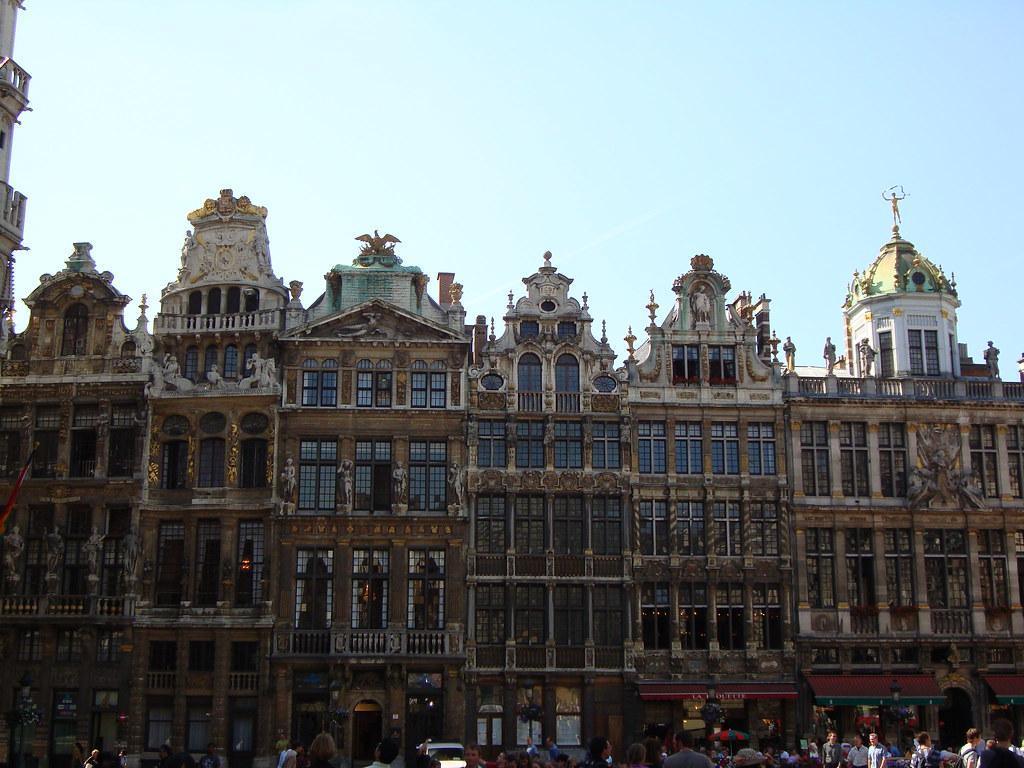 Bruxelles depuis Lille : train en 35 minutes, que voir en une journée, Plaisirs d'hiver 2026 et où dormir Bruxelles depuis Lille : train en 35 minutes, que voir en une journée, Plaisirs d'hiver 2026 et où dormir