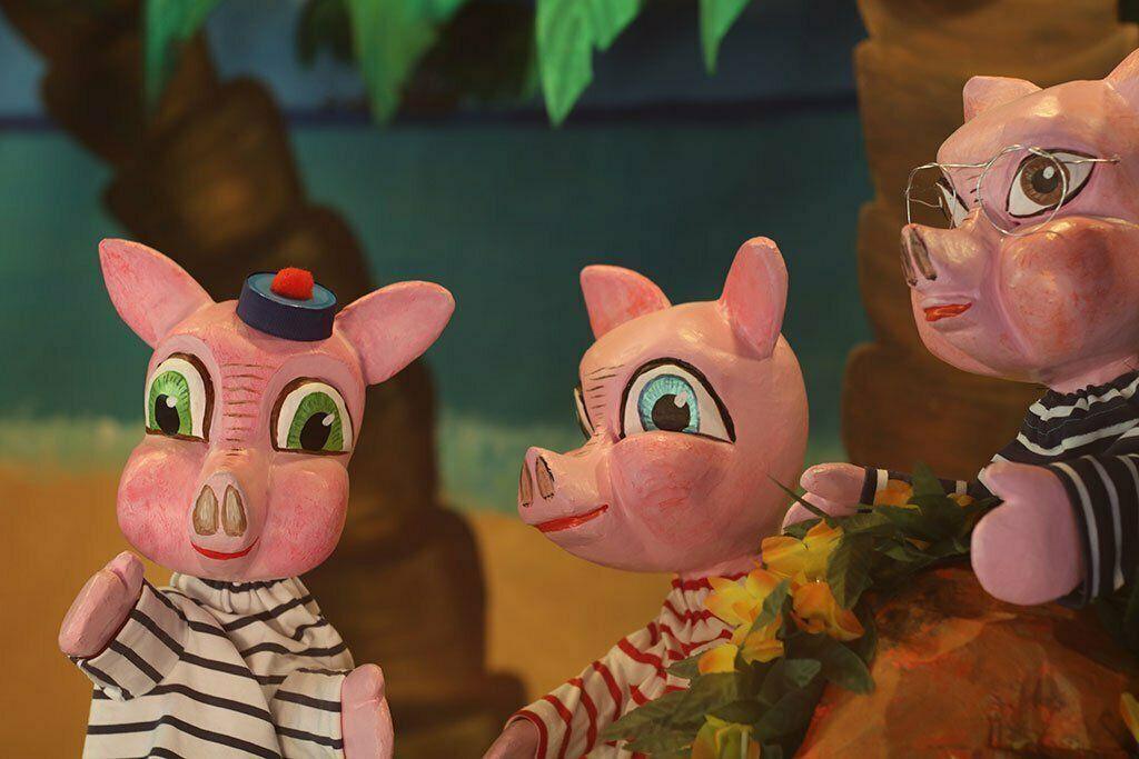 Jacques et les trois petits cochons au Théâtre Le P'tit Jacques Jacques et les trois petits cochons au Théâtre Le P'tit Jacques