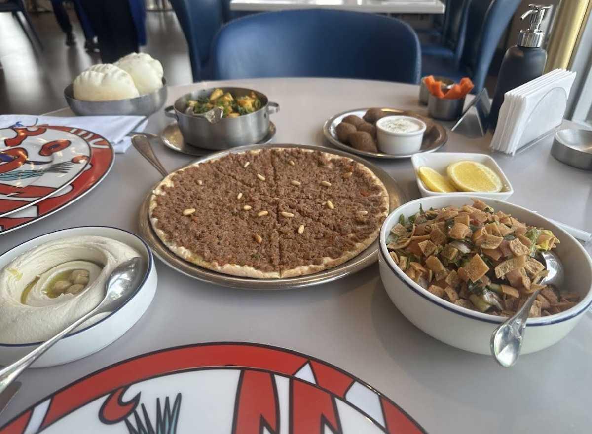 Em Sherif Cafe - أم شريف Em Sherif Cafe - أم شريف