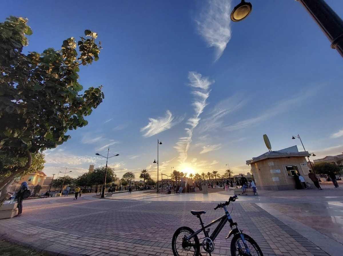 Al Hamra Park - منتزه الحمراء Al Hamra Park - منتزه الحمراء