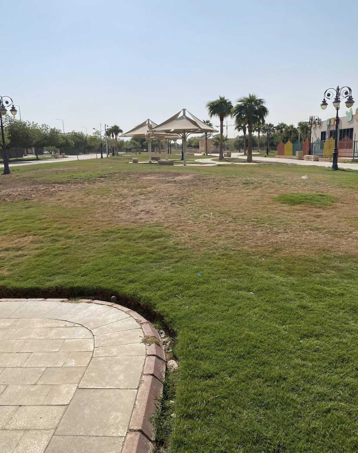Al Hamra Park - منتزه الحمراء Al Hamra Park - منتزه الحمراء