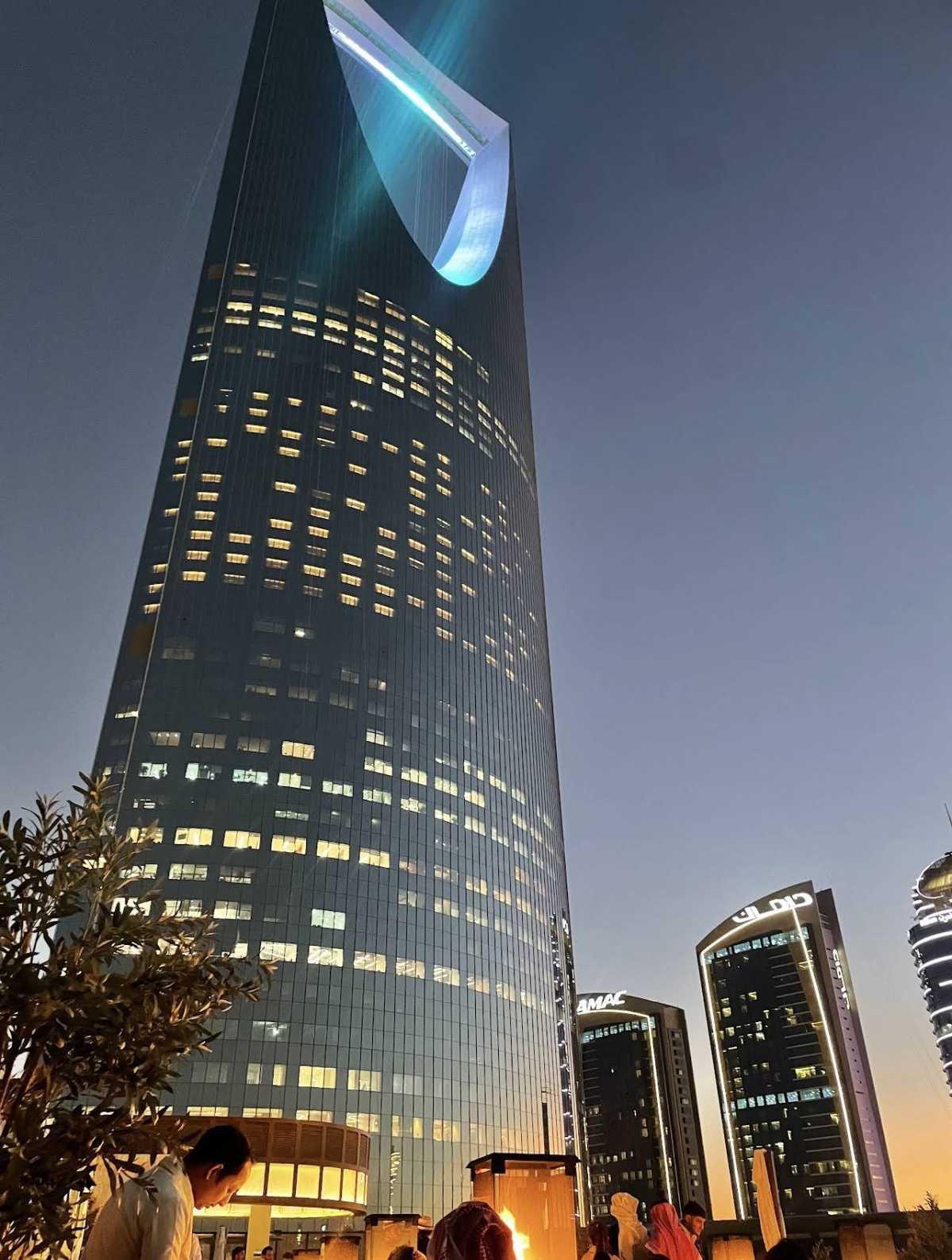 Al Mamlaka Social Dining - المملكة سوشيال داينينغ Al Mamlaka Social Dining - المملكة سوشيال داينينغ