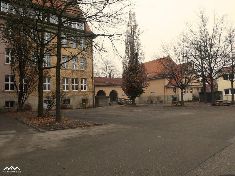 Parkplatz "Alte Realschule" Parkplatz "Alte Realschule"