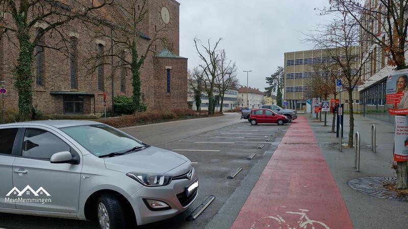 Parkplätze bei der Sparkasse