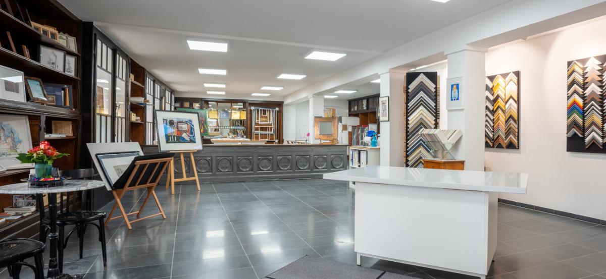 Menzel Farbe und Gold