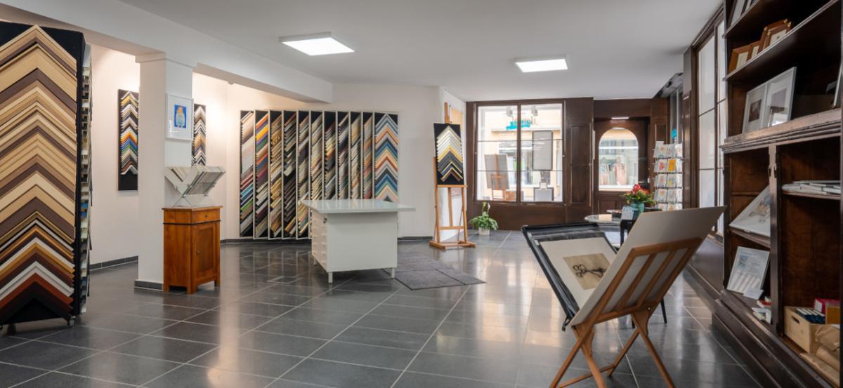 Menzel Farbe und Gold Menzel Farbe und Gold