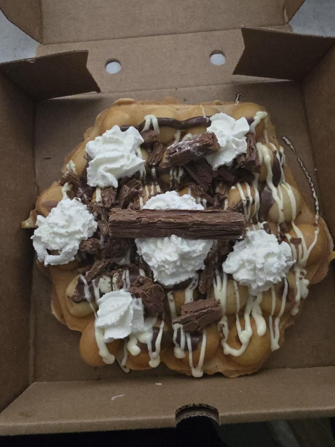 Milk and White Chocolate sauce with Cadbury flake and optional squirty cream