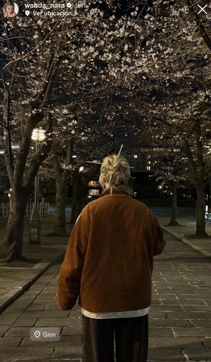 Wanda Nara impone tendencia desde Japón con un accesorio para el pelo