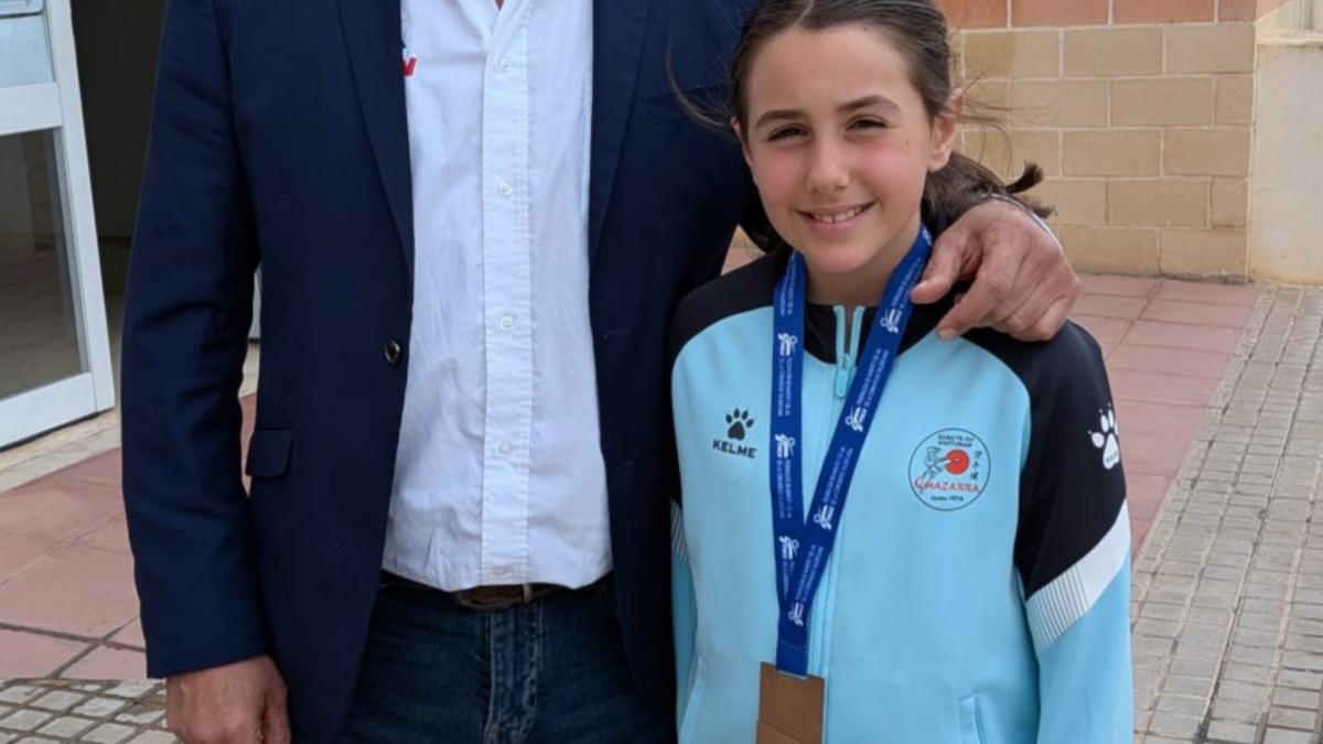 Belén Casal logra el bronce para el Club Karate Do Shotokan Chazarra en la Liga Autonómica celebrada en Santa Pola