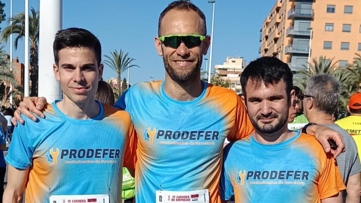 Elche Runners, con Prodefer, se proclama campeón del trío masculino en la Carrera de las Empresas de Elche Elche Runners, con Prodefer, se proclama campeón del trío masculino en la Carrera de las Empresas de Elche