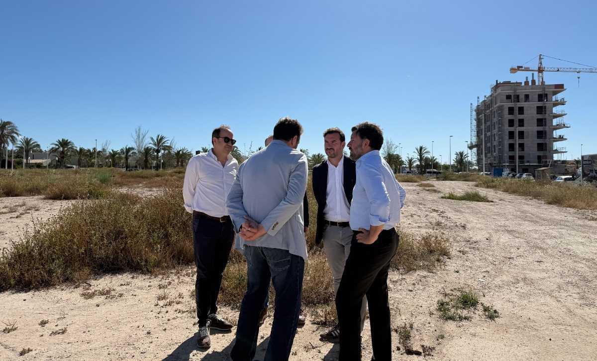El Ayuntamiento inicia los trámites para construir una nueva zona deportiva con piscina en Puertas Coloradas