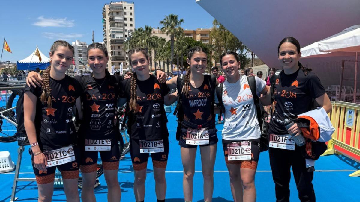 LA 208 Triatlón Club de Elche se proclama líder de la Liga Nacional de 2ª División con un doblete histórico en Águilas
