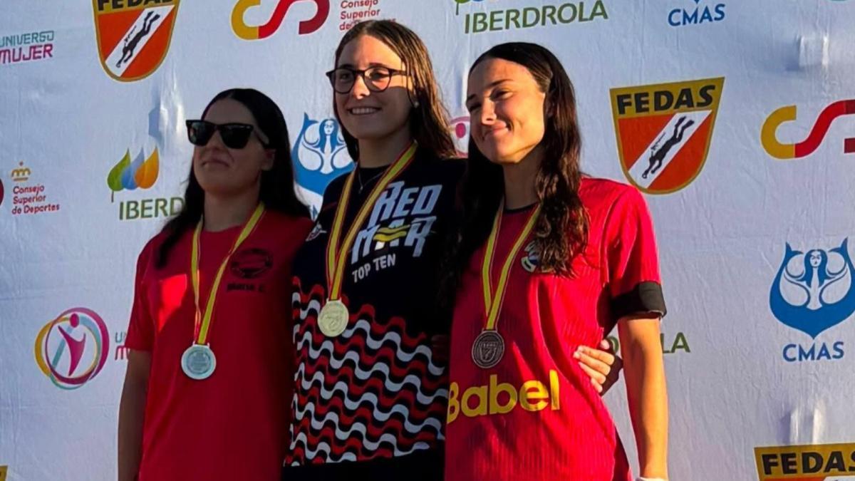 Doblete nacional del KZM Elche Club Natación en los 400 metros bialetas del Campeonato de España de Natación con Aletas Doblete nacional del KZM Elche Club Natación en los 400 metros bialetas del Campeonato de España de Natación con Aletas