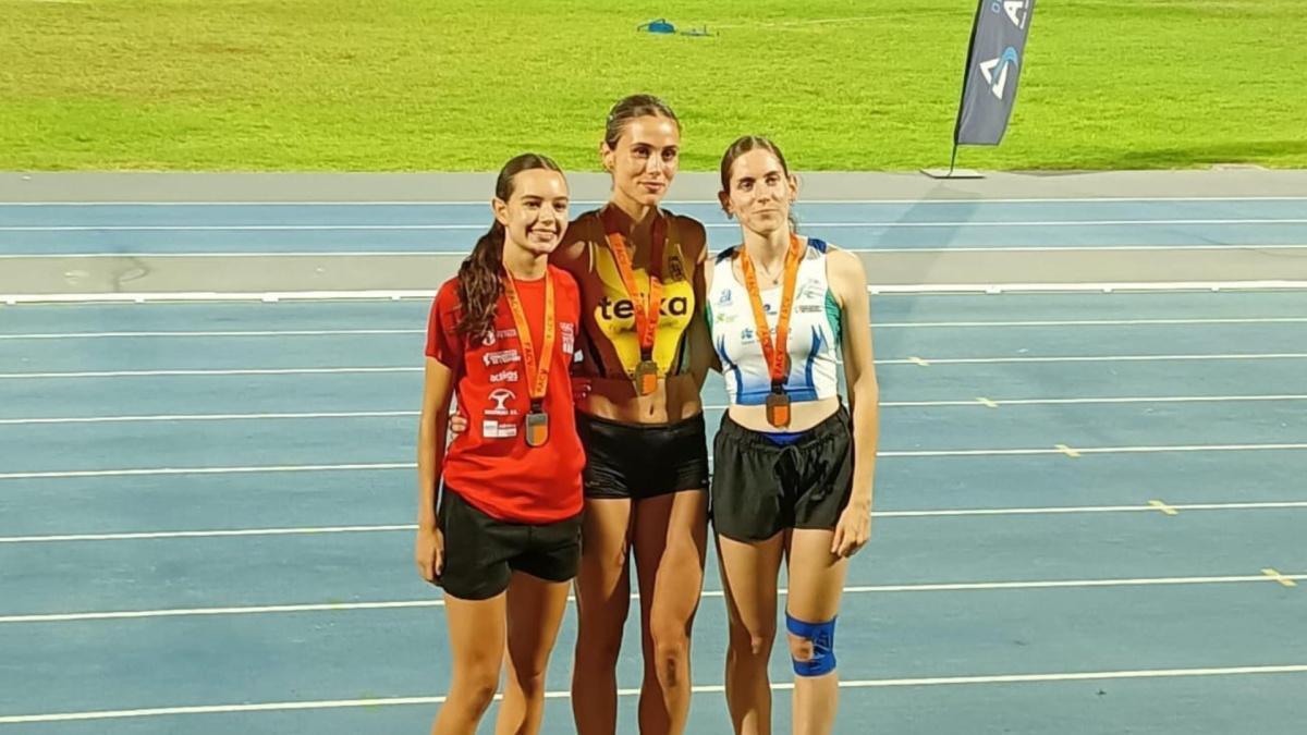 El Club Juventud Atlética Elche logra dos títulos y cuatro medallas en el Campeonato Autonómico Absoluto de Atletismo de Alicante El Club Juventud Atlética Elche logra dos títulos y cuatro medallas en el Campeonato Autonómico Absoluto de Atletismo de Alicante