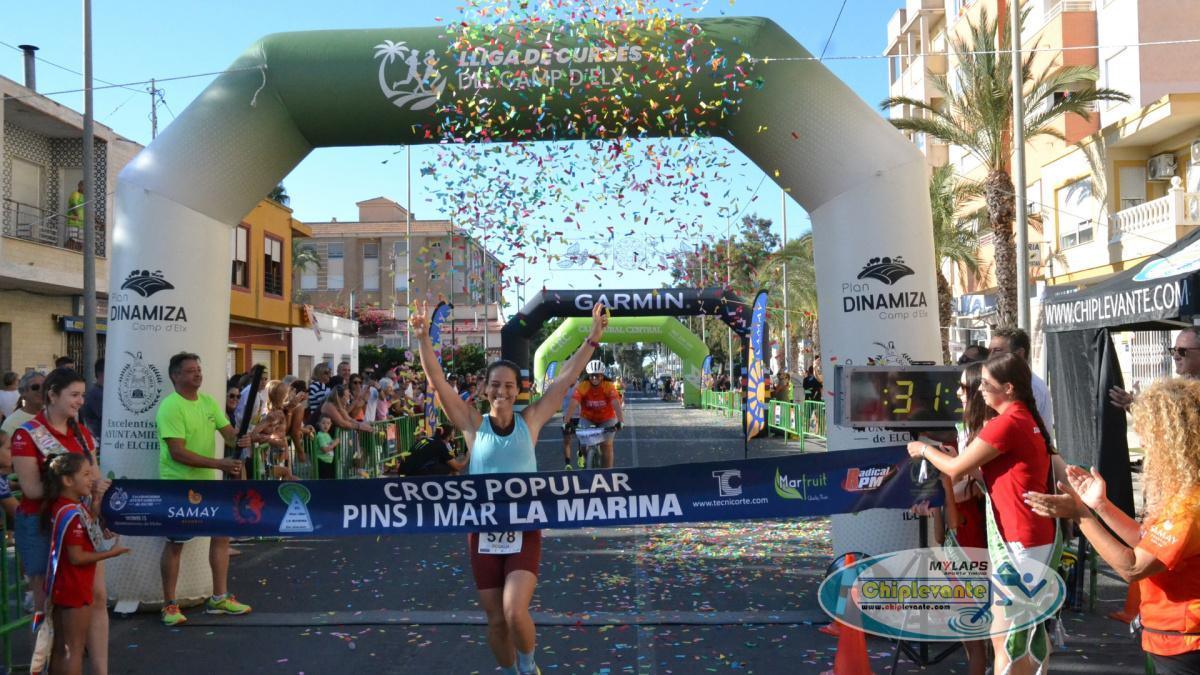 Sergio Alfonso Carrillo y Rosalia Bonet Santos se imponen en el XIV Cross Popular Pins i Mar de La Marina