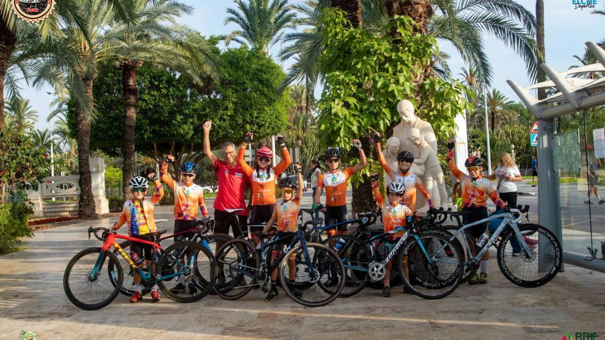 La V Marcha Demolision Bike reúne a más de 400 ciclistas en Elche en una jornada de éxito