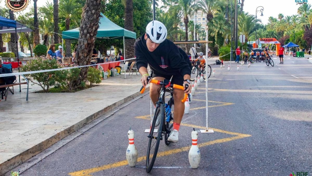 La V Marcha Demolision Bike reúne a más de 400 ciclistas en Elche en una jornada de éxito