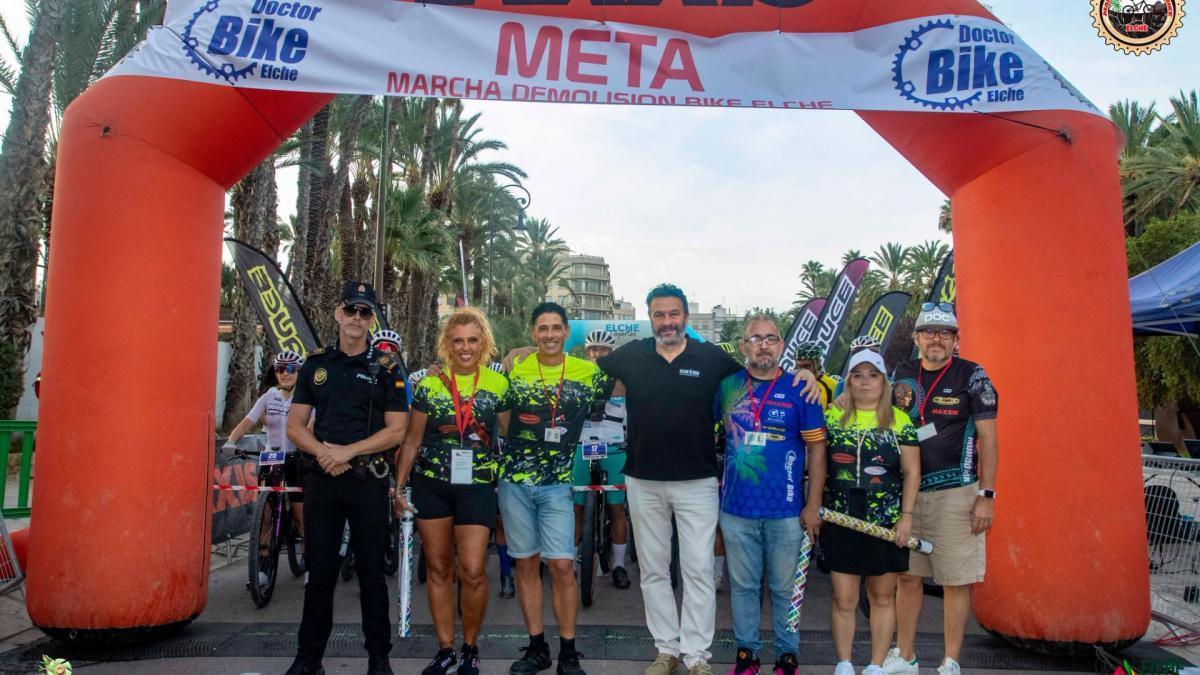 La V Marcha Demolision Bike reúne a más de 400 ciclistas en Elche en una jornada de éxito