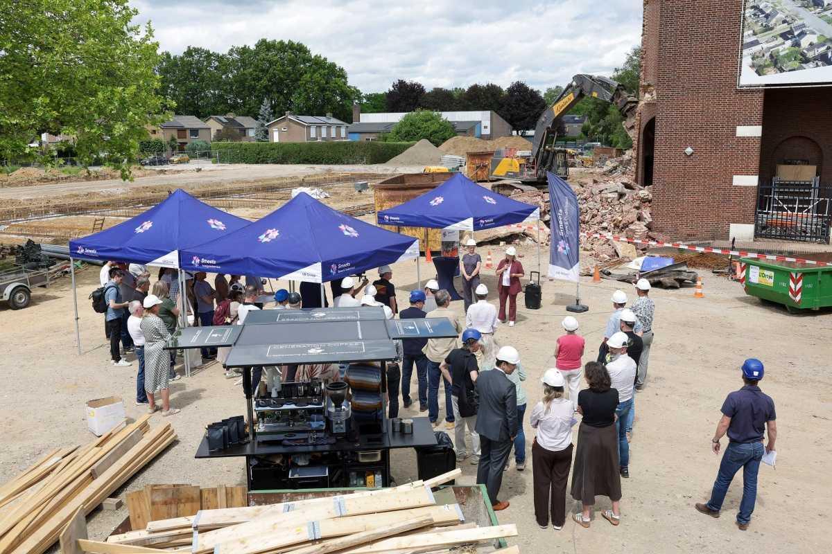 Feestelijk startsein voor bouw 99 woningen in Nieuwdorp