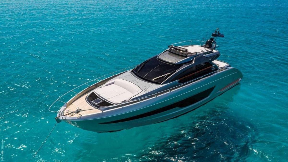 Le nouveau yacht de Charles Leclerc : l’élégance Riva Le nouveau yacht de Charles Leclerc : l’élégance Riva