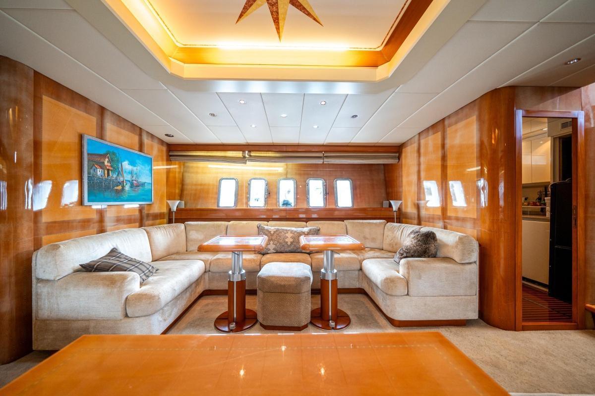 STEALTH ONE – Mangusta 80