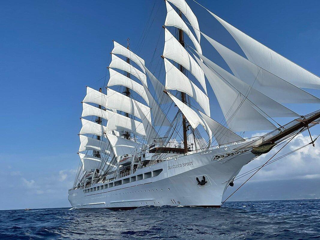 SEA CLOUD SPIRIT : l'élégance de la voile fait escale dans la rade de Nice SEA CLOUD SPIRIT : l'élégance de la voile fait escale dans la rade de Nice