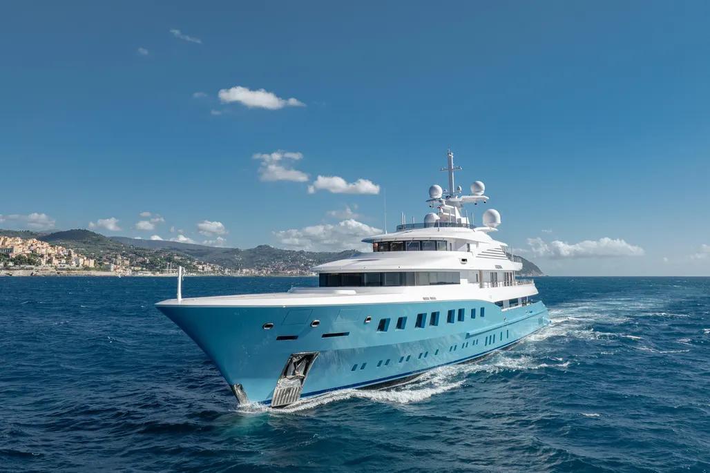 AXIOMA : le superyacht de 72 mètres qui redéfinit l'expérience du luxe en mer