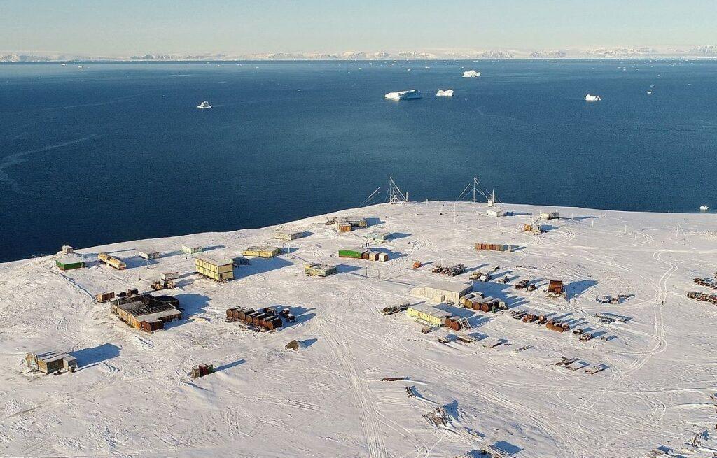 Tara Polar Station : le laboratoire flottant qui réinvente l'exploration polaire Tara Polar Station : le laboratoire flottant qui réinvente l'exploration polaire
