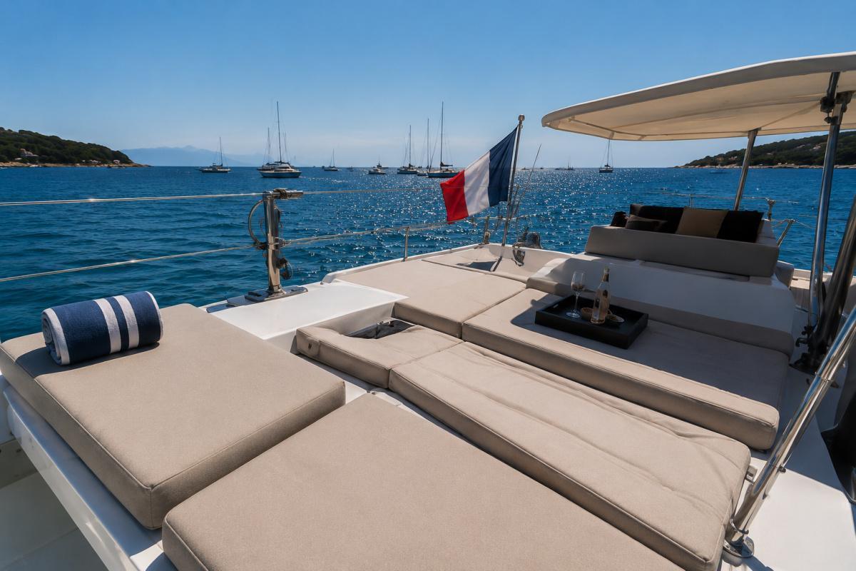 Fountaine Pajot Aura 51 – Catamaran de Prestige à louer à Cannes Fountaine Pajot Aura 51 – Catamaran de Prestige à louer à Cannes