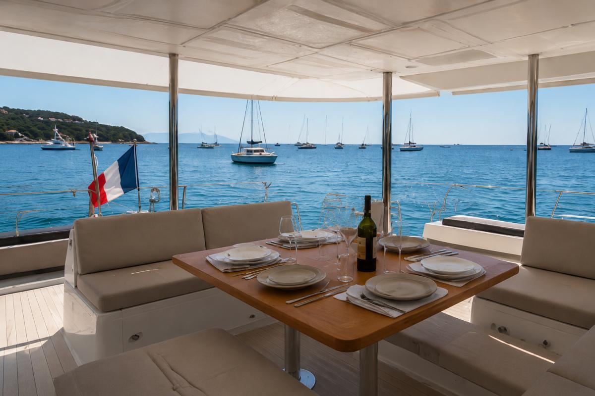Fountaine Pajot Aura 51 – Catamaran de Prestige à louer à Cannes Fountaine Pajot Aura 51 – Catamaran de Prestige à louer à Cannes