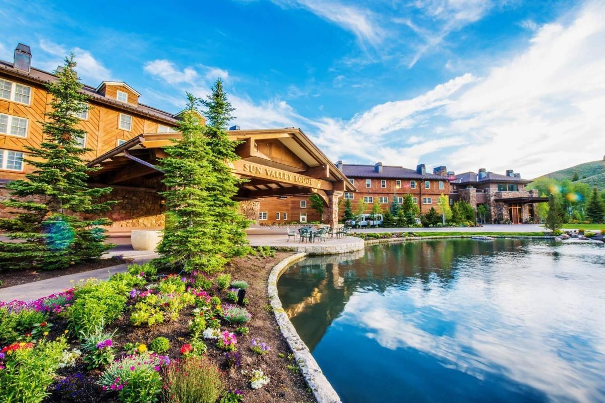 Sun Valley : le camp d'été des milliardaires où se dessinent les plus grands deals du monde… et ce que cela révèle sur le yachting de luxe