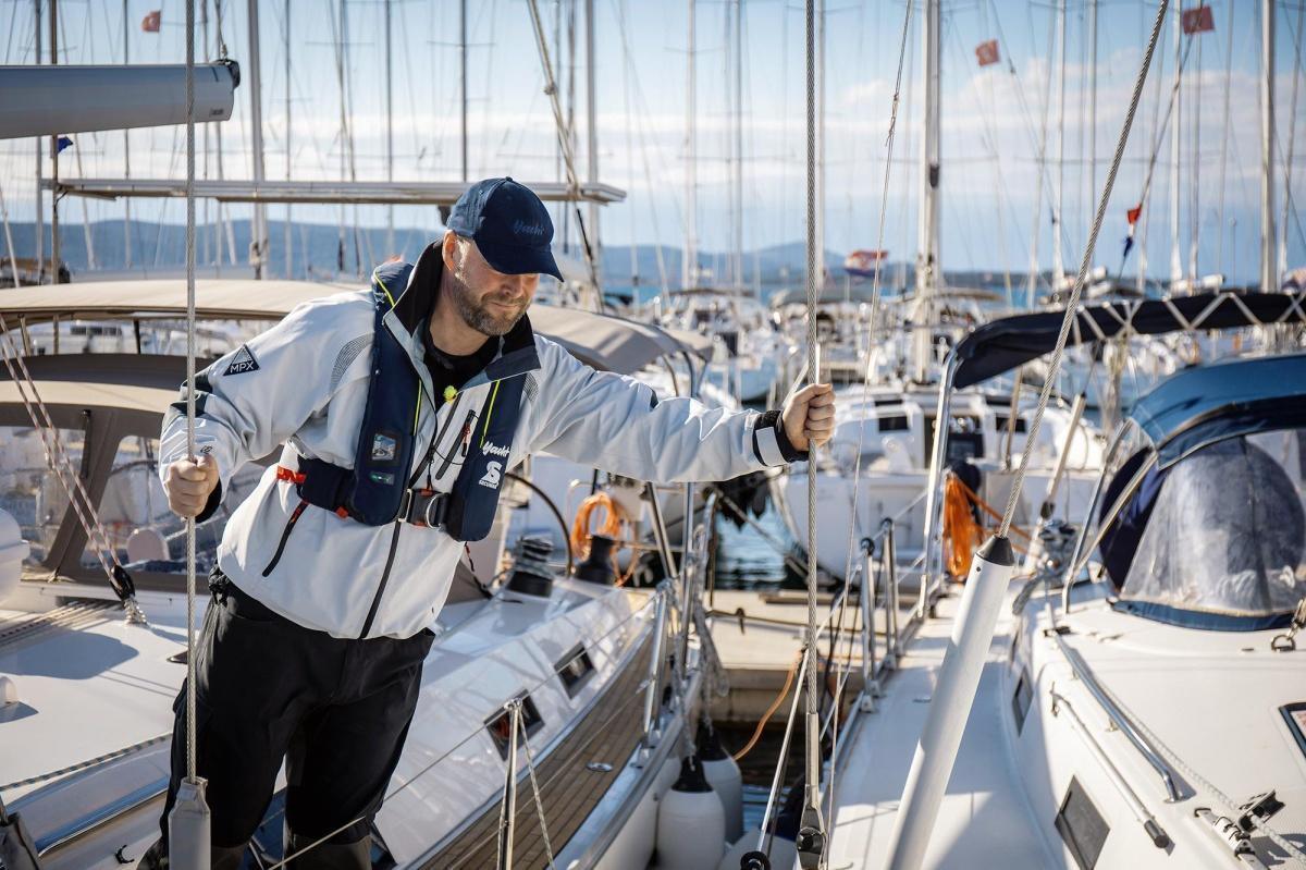 Convoyeur de yachts : le métier discret qui fait voyager les plus beaux bateaux du monde Convoyeur de yachts : le métier discret qui fait voyager les plus beaux bateaux du monde