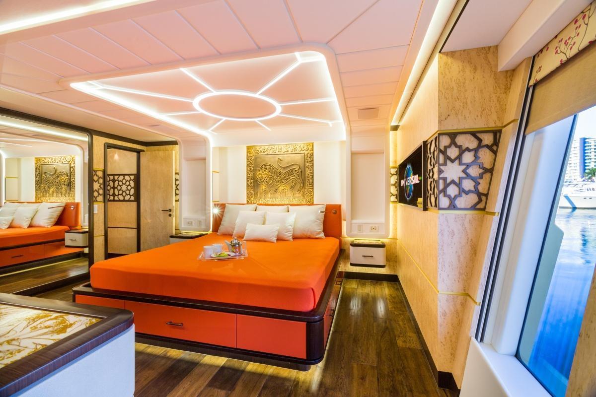 KHALILAH, le premier superyacht entièrement construit en carbone