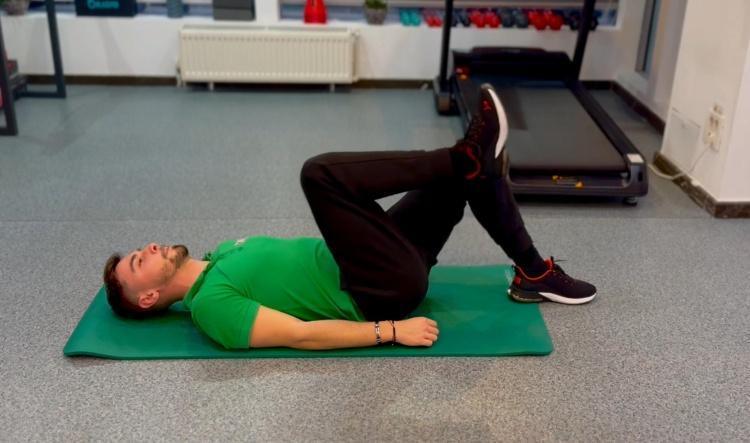 #11 Întindere ischiogambieri din culcat (Hamstring Stretch )