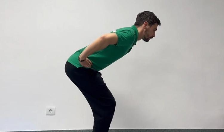 #2 Învățarea înclinării din șold, fără greutate (Bodyweight Good Morning)
