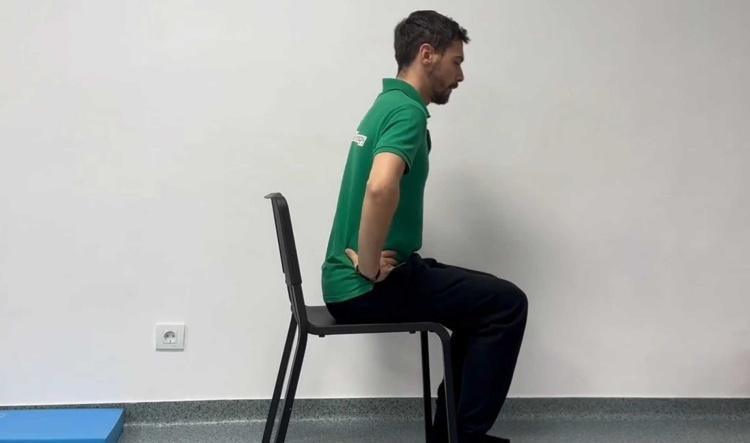 #13 Ridicare de pe scaun (Sit-to-stand)