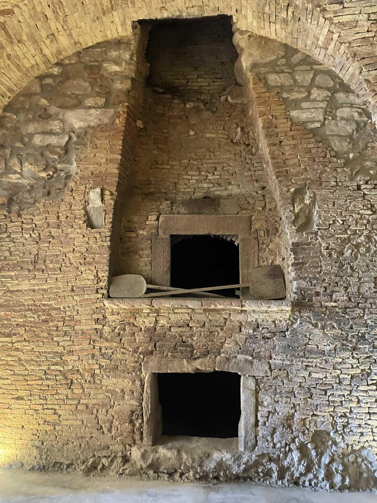 Antico Forno a Paglia - Ancient Straw-Fired Oven