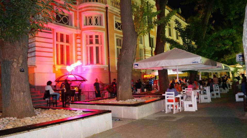 Кафе-Ресторант "Бирхалето" Кафе-Ресторант "Бирхалето"