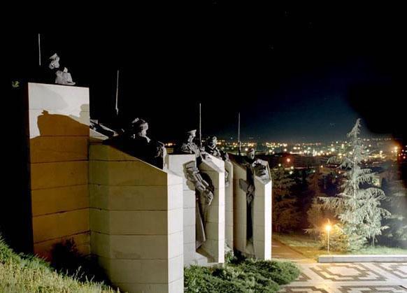 Мемориален комплекс "Бранителите на Стара Загора"(Самарско знаме) Мемориален комплекс "Бранителите на Стара Загора"(Самарско знаме)