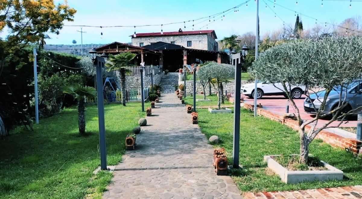 Te Nëna Bar Restorant Te Nëna Bar Restorant