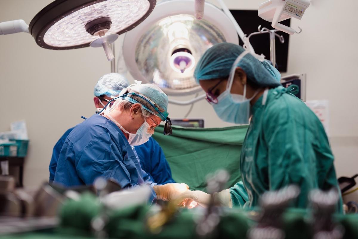 Dr. Lelio Alvarado Villavicencio Dr. Lelio Alvarado Villavicencio