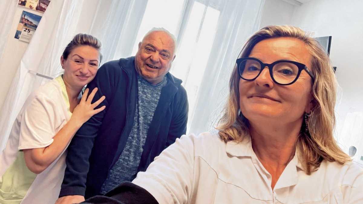 Martina Chyba a testé le travail en EMS ! Un témoignage émouvant et plein d'humanité Martina Chyba a testé le travail en EMS ! Un témoignage émouvant et plein d'humanité