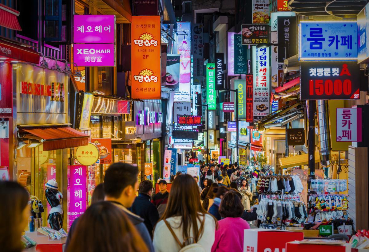 Myeongdong, paradis du shopping et de la street-food Myeongdong, paradis du shopping et de la street-food